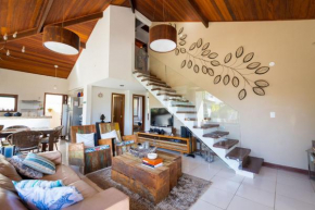 Casa espetacular entre Geribá e Ferradurinha - WIFI 200MB - Piscina do codomínio - 700 m da praia - 4 suítes - Garagem - Área gourmet privativa - Cozinha equipada - Portaria 24h - Ar condicionado - TV